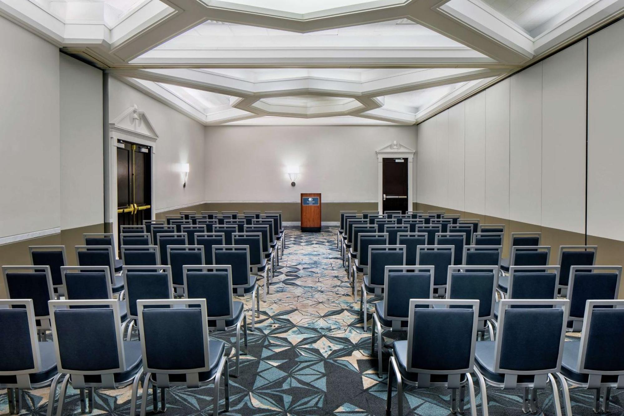 Doubletree By Hilton Nashua Exterior foto