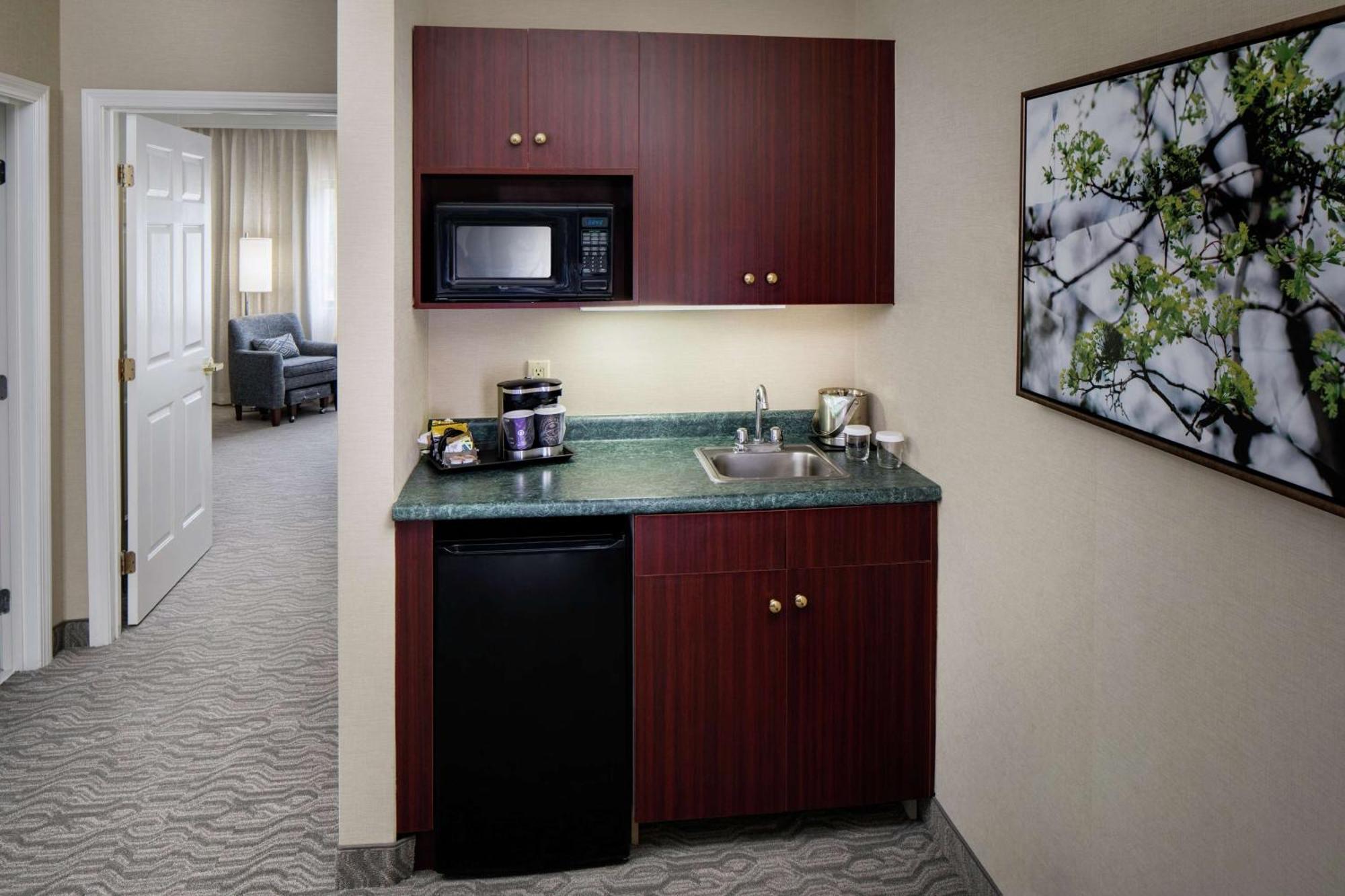 Doubletree By Hilton Nashua Exterior foto