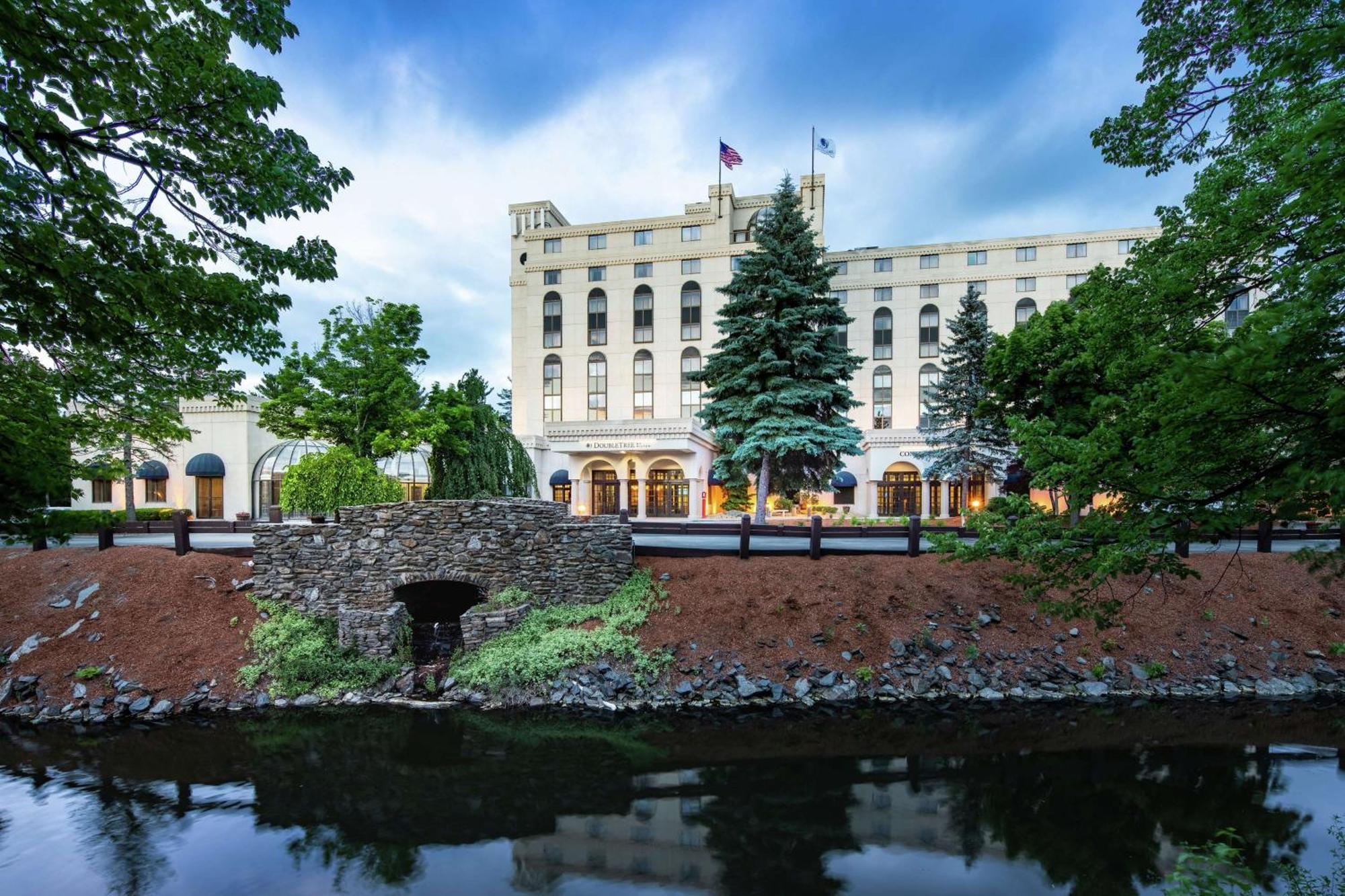 Doubletree By Hilton Nashua Exterior foto